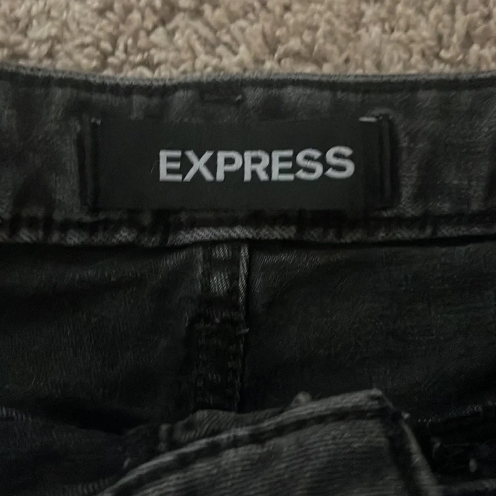 Express Low Rise Shorts - Picture 3 of 4